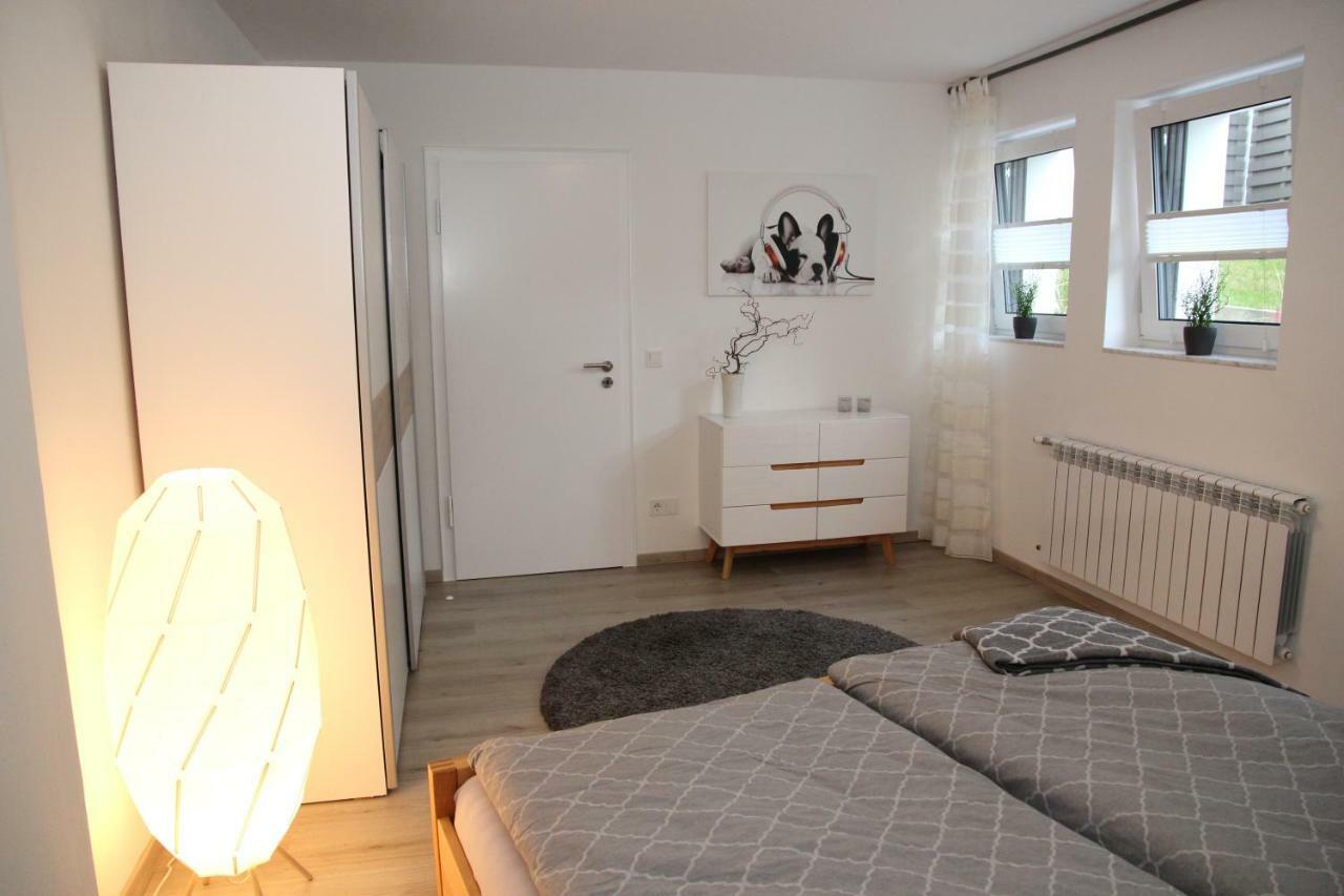 Neue Und Moderne Ferienwohnung Mulheim an der Ruhr Bagian luar foto