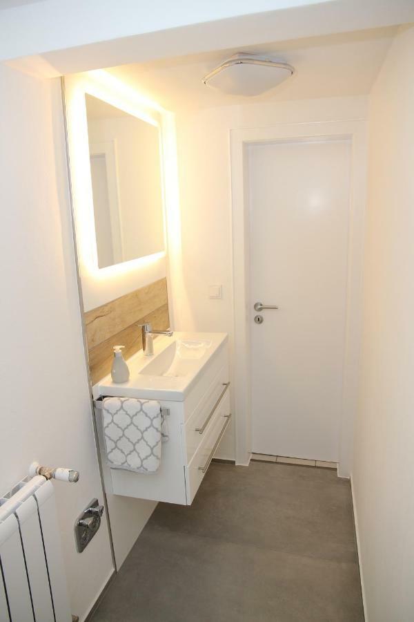 Neue Und Moderne Ferienwohnung Mulheim an der Ruhr Bagian luar foto